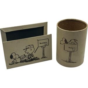 Vintage Peanuts Snoopy Charlie Brown Desk Set Mailbox Pen Cup Letter Mail Holder